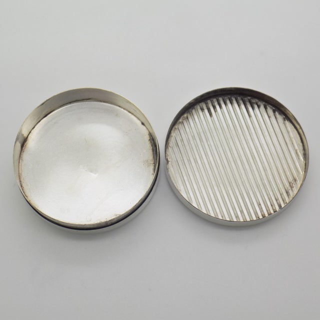 1970s Vintage Italian Handmade Genuine Silver Round Pill Snuff Trinket Box, Made in Alessandri (Al, Italy) For Sale - Image 5 of 10