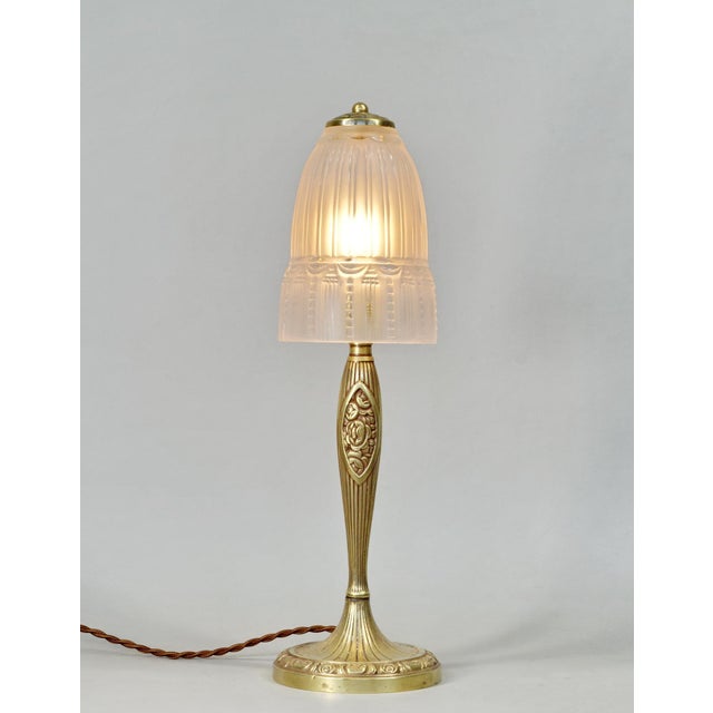 LEON RICHARD MULLER FRERES A beautiful French 1930 bronze art deco lamp by Léon Richard. This monsieur Richard had a...