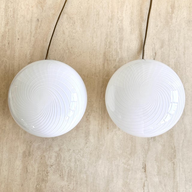 White Swirl Murano Glass Table Lamp with Brass Bases, 1970s For Sale - Image 6 of 18