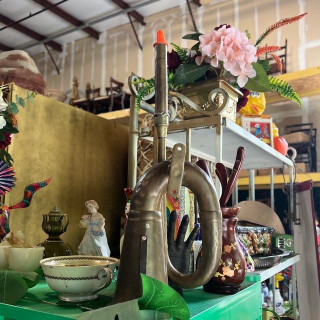 Background on the piece: Such horns were a common accessory on vehicles like the Ford Model A, produced from 1928 to 1931,...