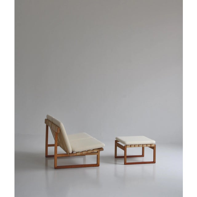 Model 211 2-Seater Sofa in Oak and Ottoman by Børge Mogensen for for Fredericia, 1956, Set of 2 For Sale - Image 3 of 18