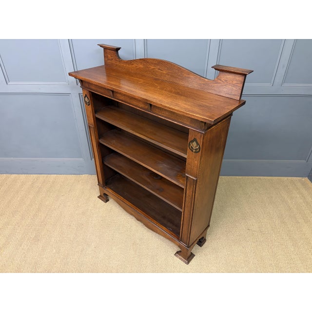 1900 - 1909 Arts & Crafts Open Bookcase in Oak, 1900 For Sale - Image 5 of 15