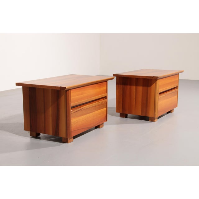 Mid-Century Modern Italian Walnut Bedside Tables, 1970s, Set of 2 For Sale - Image 3 of 12