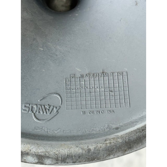 Vintage Marble Top Eero Saarinen Style Tulip Side Tables-A Pair For Sale - Image 10 of 11