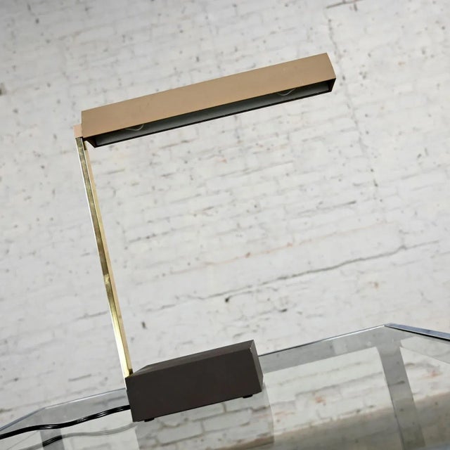 Lightolier Vintage Mid Century Modern Lightolier Baton High Intensity Desk Table or Wall Lamp For Sale - Image 4 of 13