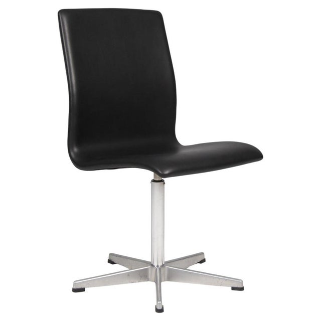 Tan Oxford Chair by Arne Jacobsen, 1990s For Sale - Image 8 of 8