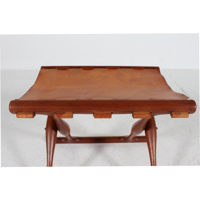 Poul Hundevad Vintage Danish Stool in Teak and Leather by Poul Hundevad, 1960s For Sale - Image 4 of 10