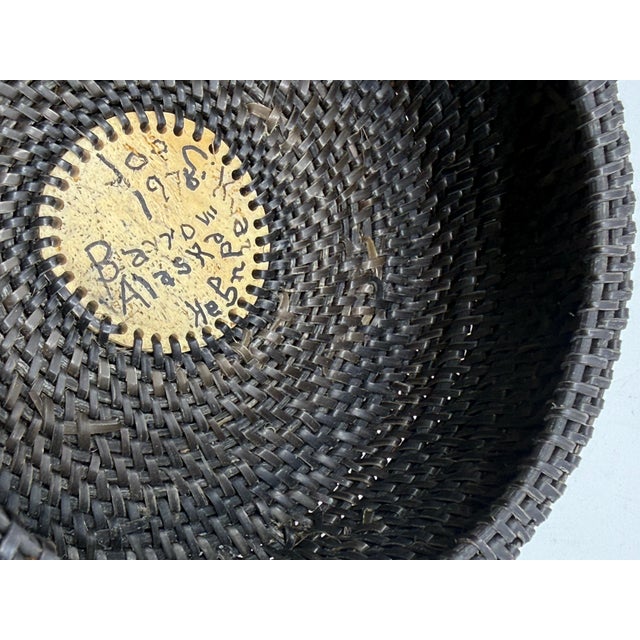 Textile 1978 Inuit Joe Sikvayugak Baleen and Carved Bone Basket For Sale - Image 7 of 16