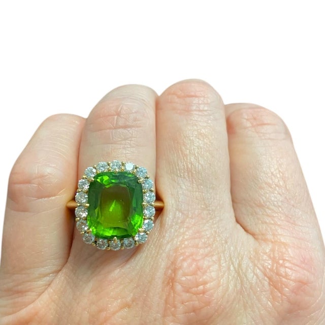 late 20th Century 18k Yellow Gold Large Peridot and Diamond Ring, , Size 6 For Sale - Image 10 of 11