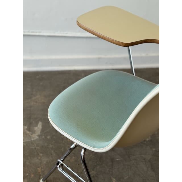 Chrome Vintage Eames for Herman Miller DSS-Ta Tablet Arm Chair For Sale - Image 8 of 10