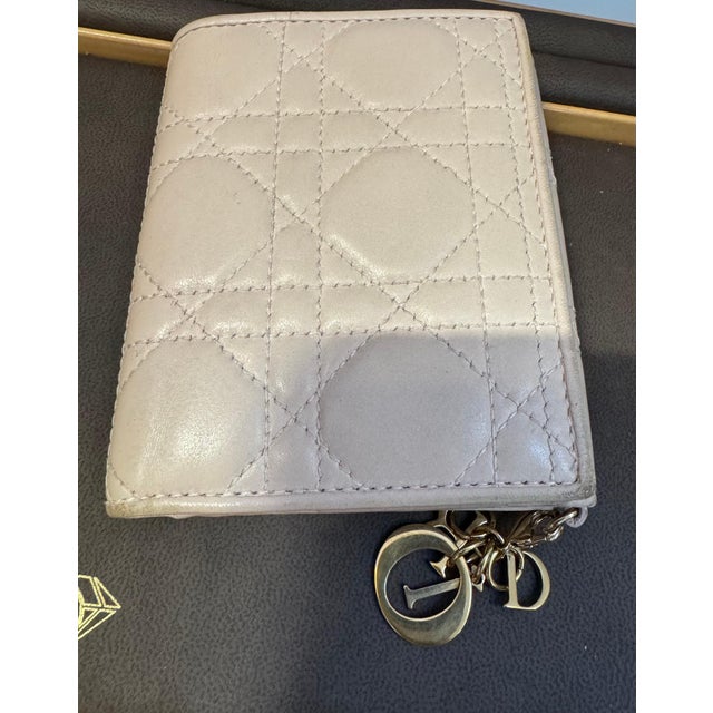 Christian Dior Christian Dior lady Dior Mini wallet, Cream / Beige For Sale - Image 4 of 18