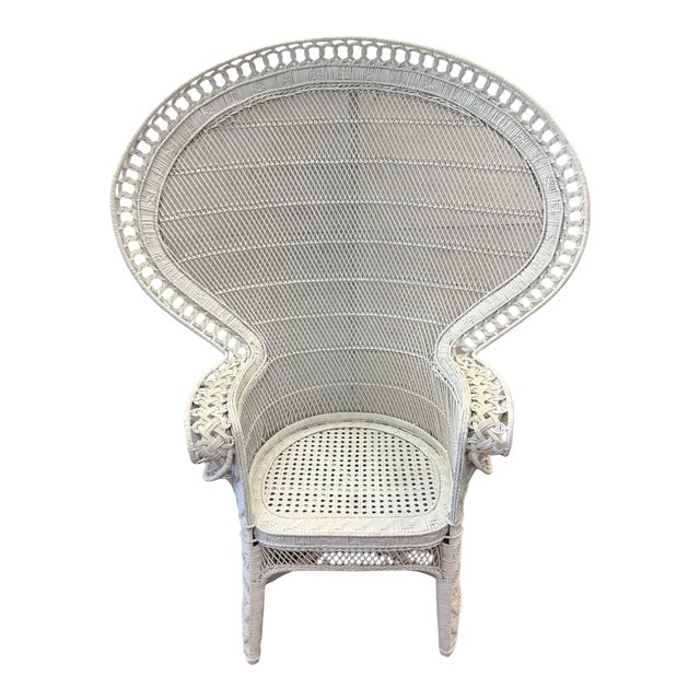 Palm Beach Regency White Wicker Peacock Chair, 1970s For Sale