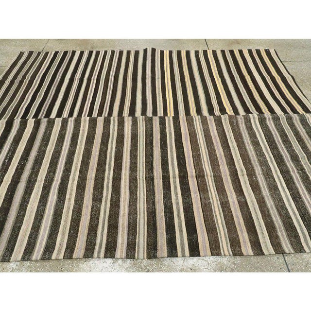 Brown Galerie Shabab Collection Mid-20th Century Handmade Turkish Flat-Weave Kilim Rug in Charcoal and Cream For Sale - Image 8 of 10