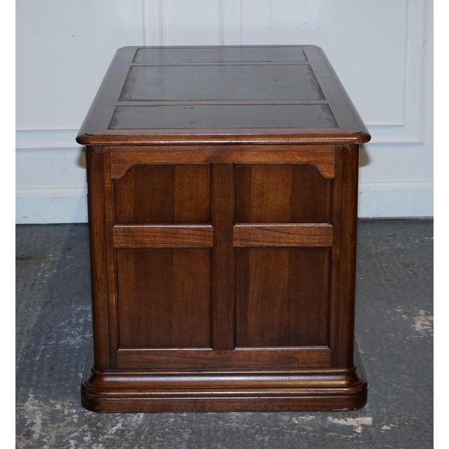 Vintage Hekman Usa Twin Pedestal Desk with Brown Leather Top Brass Handles For Sale - Image 18 of 18