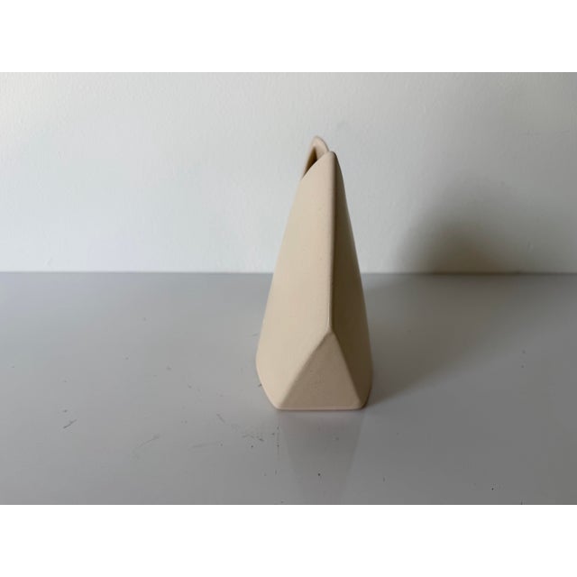 White 1980's Vintage James Johnston Matte White Geometric Ceramic Vase, Signed For Sale - Image 8 of 12