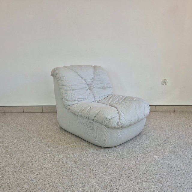 Vintage Italian Lounge Chair in Off-White Upholstery, 1970s For Sale - Image 12 of 12