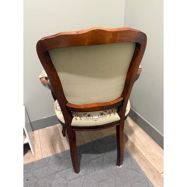 1950s French Louis XV Style Armchair Featuring a Carved Wood Frame and Needlepoint Tapestry Upholstery Depicting a Romantic Pastoral Scene For Sale - Image 4 of 6
