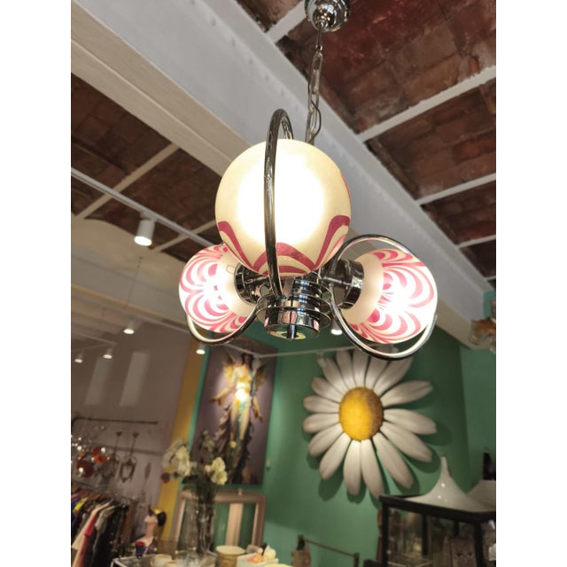 Art Deco Chrome-Plated Chandelier with Red Swirl Glass Shades, 1929 For Sale - Image 3 of 5