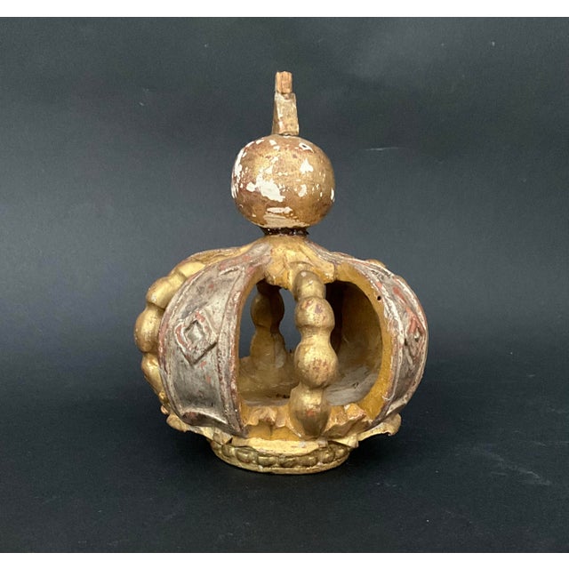 18th Century Baroque Iberian Religious Crown in Carved Gilt and Silvered Wood For Sale - Image 5 of 7