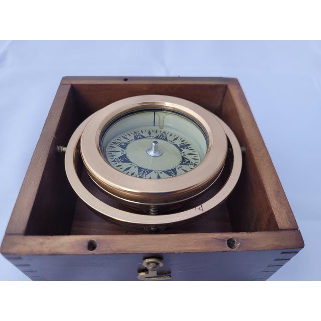 Mid 20th Century Brass Boat Compass in Varnished Wood Box For Sale - Image 5 of 9