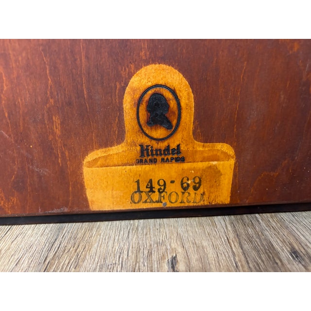 Vintage Kindel Federal Hepplewhite Style Oxford Mahogany Vanity W Mirror & Stool For Sale - Image 10 of 12