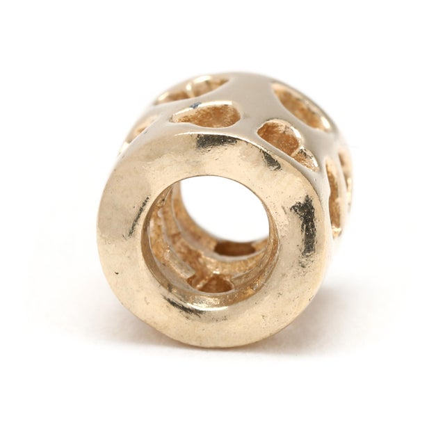 Length: 8.5 mm Width: 8 mm Weight: 1.6 dwts. / 2.5 grams Stamps: "585 ALE Pandora SKU: P1983 A Couple Of Things to Note: *...