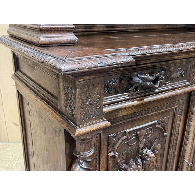 Tan 19th Century Renaissance 2-Body Sideboard on the Theme of Hunting and Fishing in Oak For Sale - Image 8 of 18
