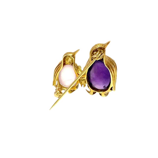 14k Yellow Gold Amethyst, Turquoise & Rose Quartz Studded Penguins Pin For Sale - Image 4 of 8