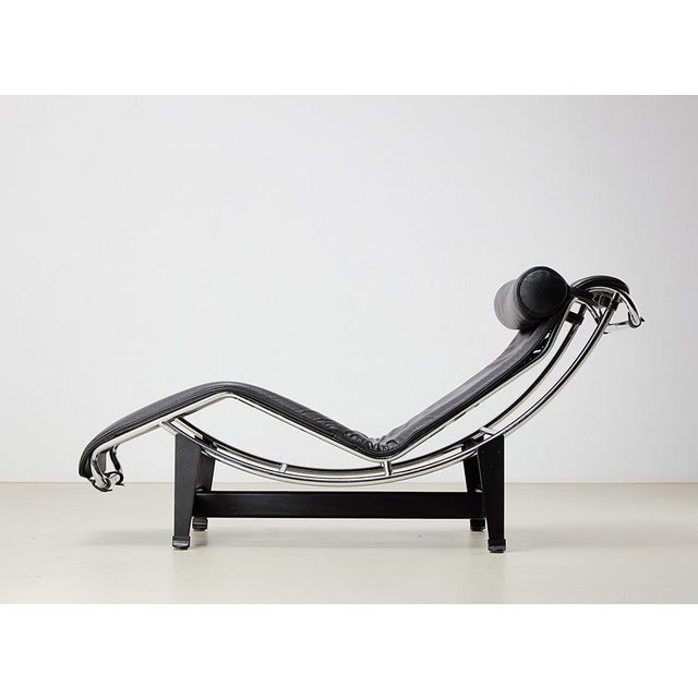 Cassina LC4 Chaise Longue by Le Corbusier & Charlotte Perriand for Cassina, 1928 For Sale - Image 4 of 12