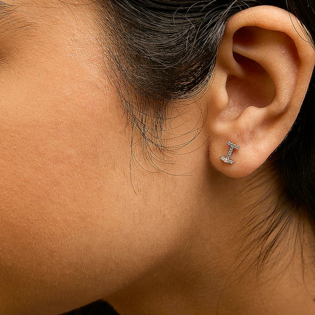 Haus of Brilliance 10K White Gold 1/10 Cttw Diamond 'I' Initial Stud Earring For Sale - Image 4 of 5
