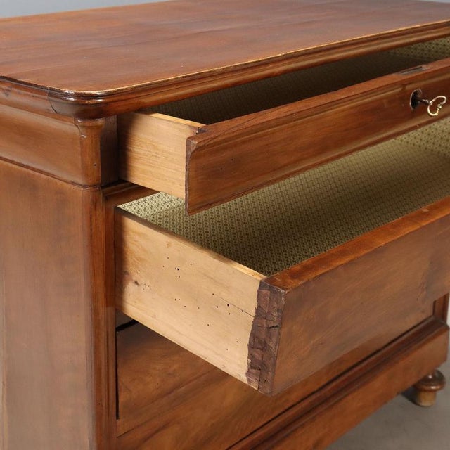 Antique Italian Walnut Chest of Drawers, 1800s For Sale - Image 3 of 11