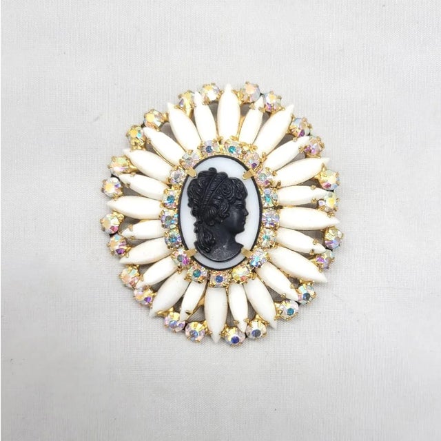 Vintage Verified Delizza & Elster Rhinestone Cameo Brooch / Pendant For Sale - Image 4 of 7