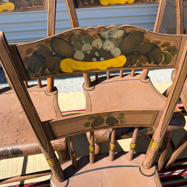 Antique Set of Six Lancaster County, Pennsylvania Paint Decorated Plank Seat Windsor Chairs, Circa 1840s–1850s For Sale - Image 4 of 12