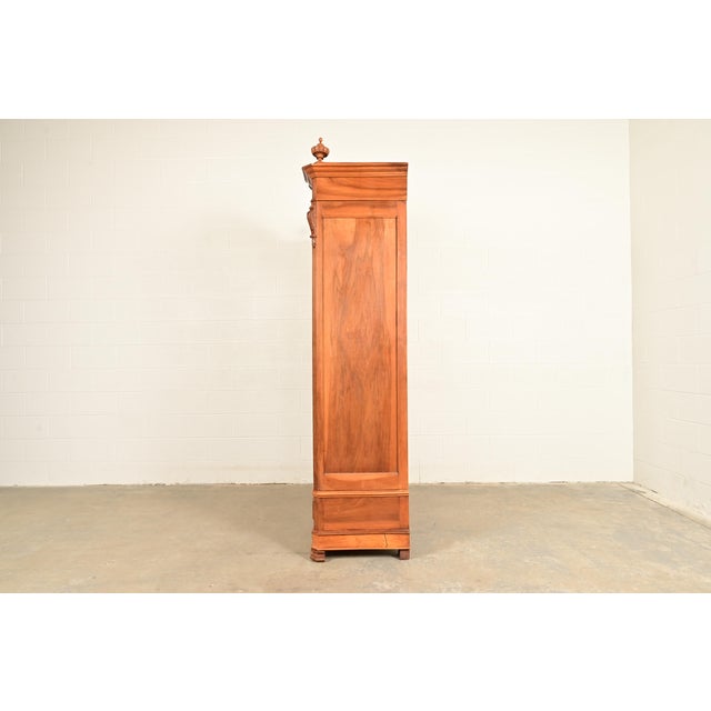 R. J. Horner Style Antique Victorian Carved Walnut Bookcase Cabinet, Circa 1880s For Sale - Image 13 of 15