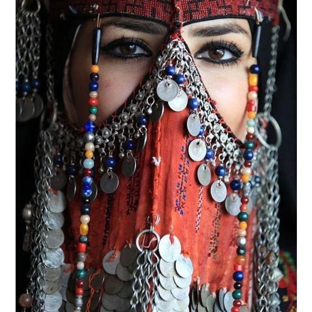 Middle Eastern Islamic Women Face Veil Bedouin, Sinai Bedouin Desert Garment For Sale - Image 17 of 18