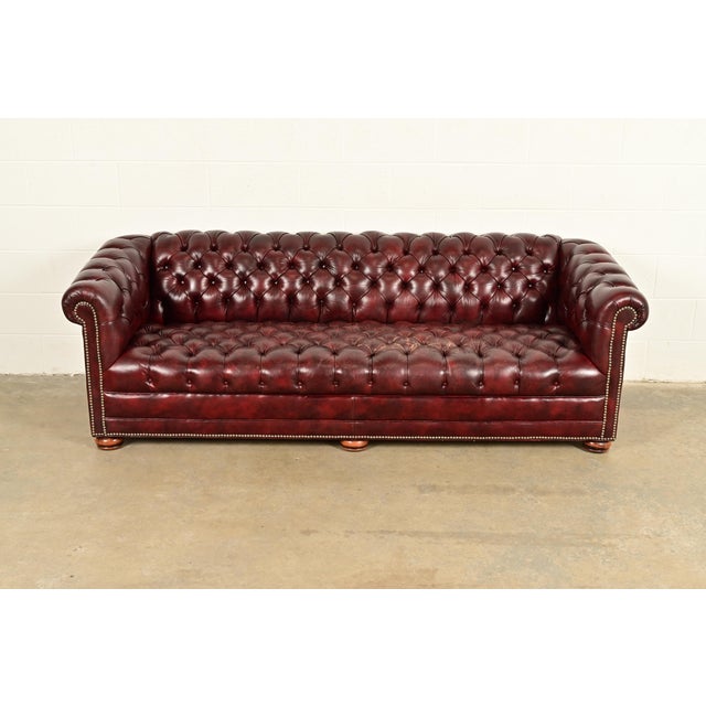 English Hancock & Moore Style English Oxblood Tufted Leather Chesterfield Sofa | Circa 1980s For Sale - Image 3 of 15