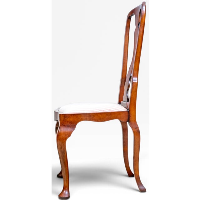 Queen Anne Late 20th Century Queen Anne Style Carved Mahogany Vasiform Splat Side Chair For Sale - Image 3 of 13