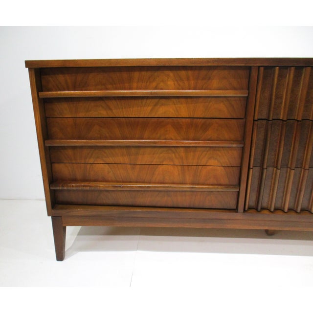 Mid 20th Century Mid Century Walnut 9 Drawer Low Boy Dresser in the Style of Altavista Lane For Sale - Image 5 of 13
