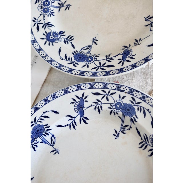 Round Porcelain Serving Dishes from Dresden, Set of 2 For Sale - Image 4 of 9