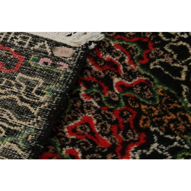 Textile Signed Vintage Zeki Müren Art Deco Rug, With Abstract Patterns, From Rug & Kilim For Sale - Image 7 of 7