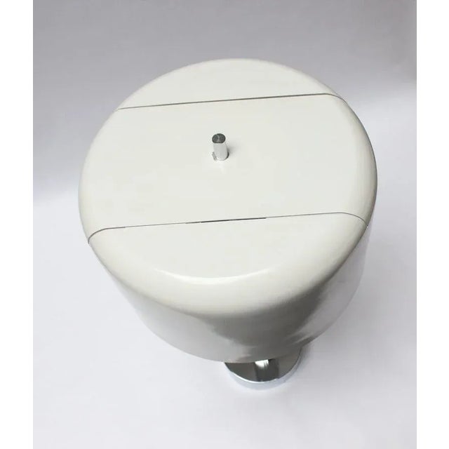 Chrome Mid-Century Chrome and Lacquered Aluminum Table Lamp For Sale - Image 8 of 13