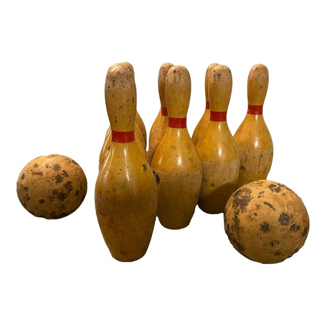 Vintage Table Top 10 Pin Bowling Set - 12 Pieces For Sale