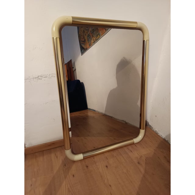 Vintage Mirror in Brass, 1970s, in Good conditions. Designed 1970 to 1979