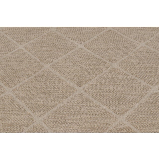 2010s Rug & Kilim’s Scandinavian-Inspired Rug, Geometric Diamond Lattice in Beige For Sale - Image 5 of 10