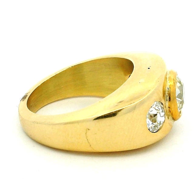 Vintage 1970s 18k Gold Diamond Gypsy Ring, 1.75 Carats Total, Size 5.75 For Sale - Image 4 of 16