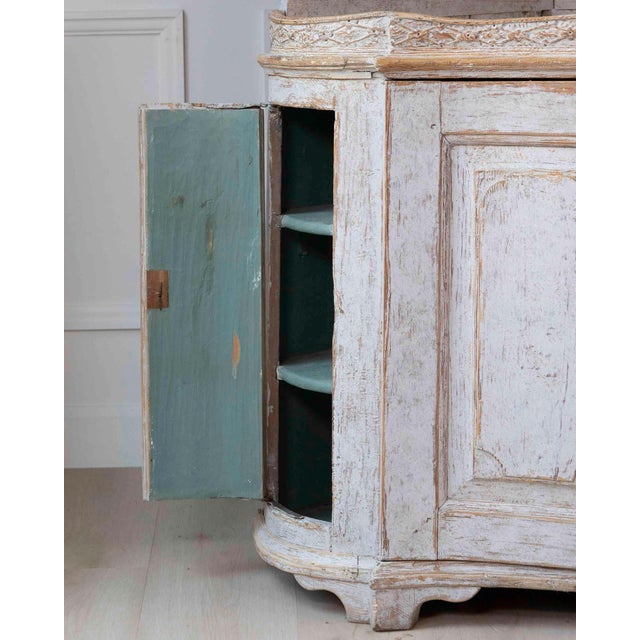 Swedish Gustavian Period Two-Part Corner Cabinet with Original Paint, Late 18th For Sale - Image 11 of 13
