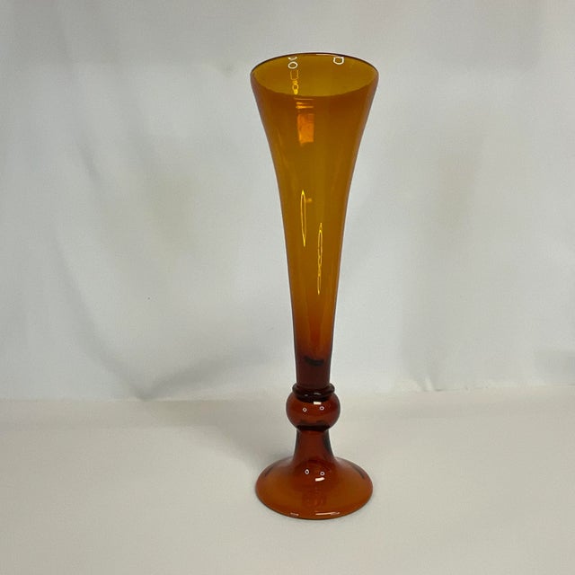 1970s Vintage Boho Chic Hollywood Regency Handblown Amber Glass Trumpet Vase For Sale - Image 6 of 11
