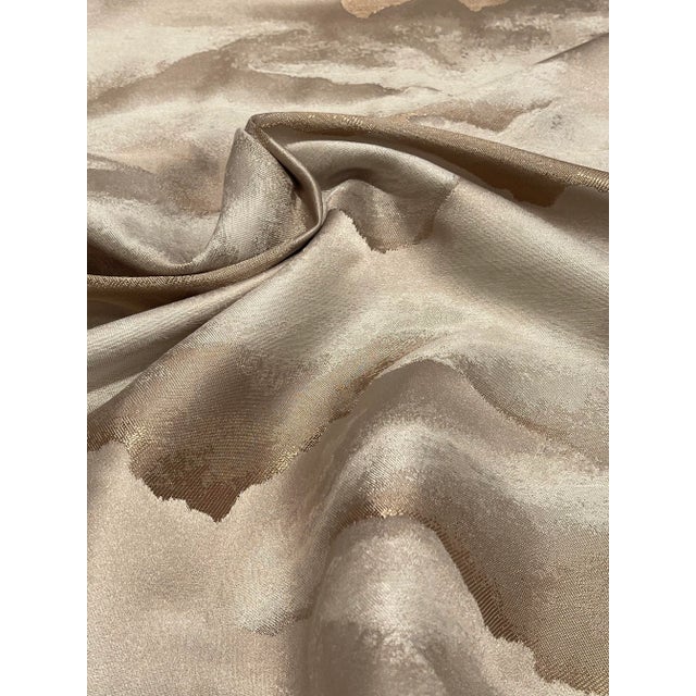 Mod Wash - Metallic is a multipurpose polyester blend fabric from Caracole Contract. The pattern is an abstract mountain...