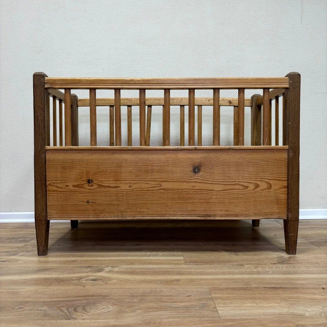 Antique Baby Bed in Softwood, 1900 For Sale - Image 10 of 10