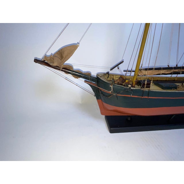 American Antique Model of an Eastport Pinky Fishing Schooner For Sale - Image 3 of 12